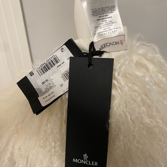 Moncler Tibetan lamb ivory scarf w snaps- NWT. - Picture 5 of 7